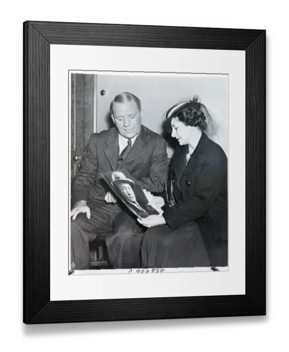 Framed Print : Bonnie Rockne and Pat O'Brien Holding Photo Framed Print : Bonnie Rockne and Pat O'Brien Holding Photo