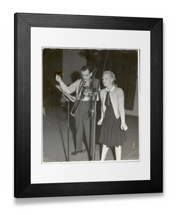 Framed Print : Bandleader Glenn Miller and Marion Hutton Framed Print : Bandleader Glenn Miller and Marion Hutton