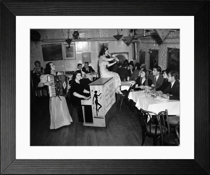 Framed Print : Greenwich Village Musical Entertainment Framed Print : Greenwich Village Musical Entertainment