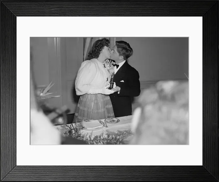 Framed Print : Mickey Rooney Kissing Judy Garland Framed Print : Mickey Rooney Kissing Judy Garland