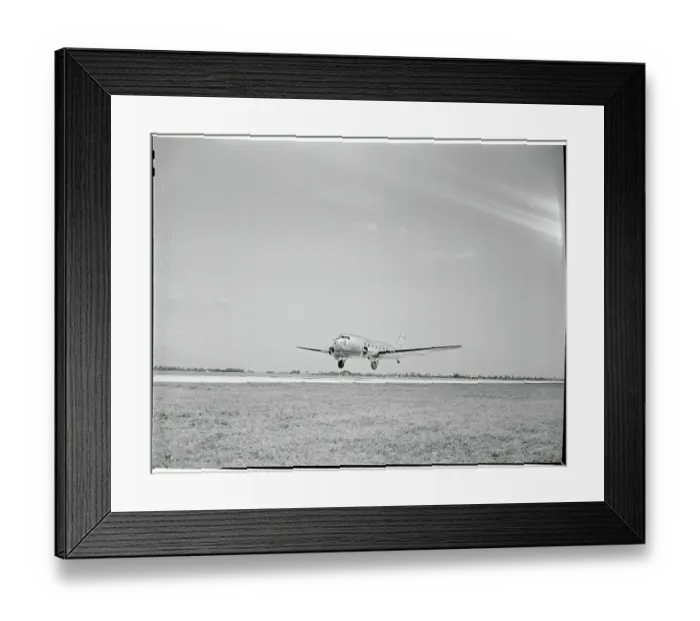 Framed Print : Eastern Air Lines Douglas DC-3 Airliner Taking Off Framed Print : Eastern Air Lines Douglas DC-3 Airliner Taking Off