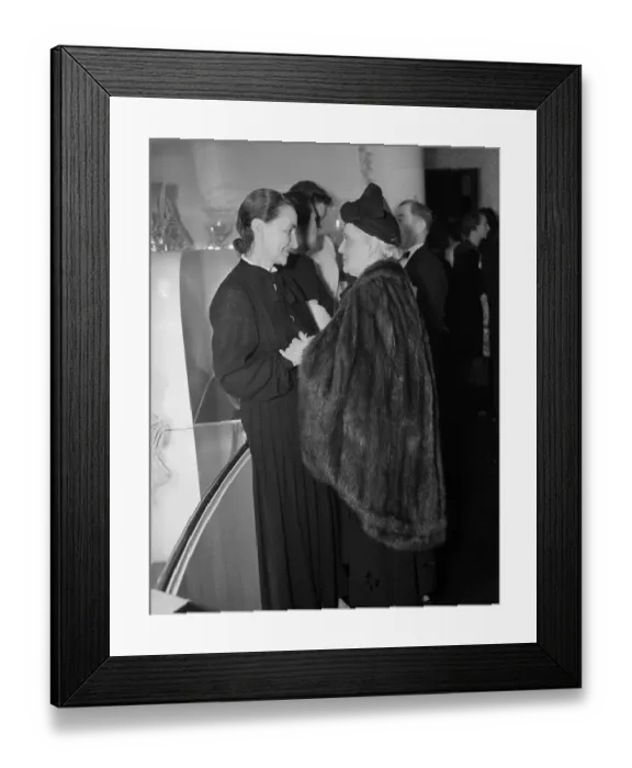 Framed Print : Georgia O'Keeffe Standing W / Collector Framed Print : Georgia O'Keeffe Standing W / Collector