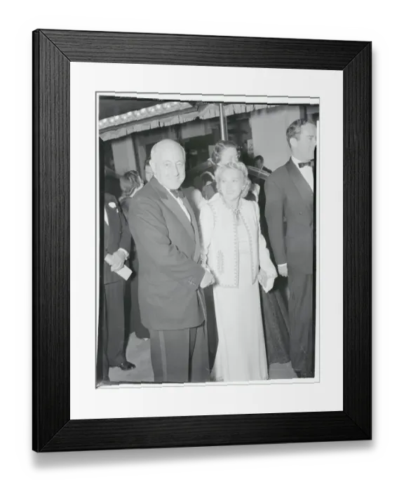 Framed Print : Cecil B. DeMille With Mary Pickford at Thief of Bagdad Premiere Framed Print : Cecil B. DeMille With Mary Pickford at Thief of Bagdad Premiere