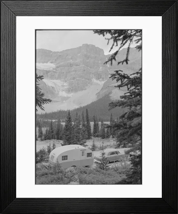 Framed Print : Crowfoot Glacier from Icefields Parkway Framed Print : Crowfoot Glacier from Icefields Parkway
