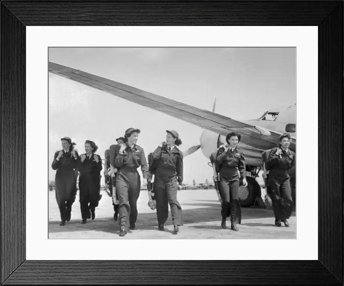 Framed Print : Group of Women's Air Service Pilots Walking