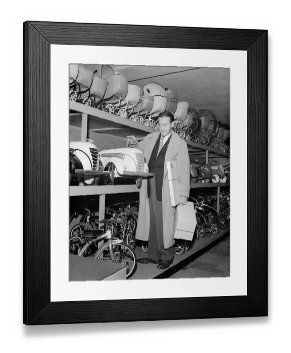 Framed Print : Bob Hope Shopping for Christmas Framed Print : Bob Hope Shopping for Christmas