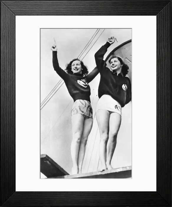 Framed Print : Virginia Hopkins and Esther Williams Framed Print : Virginia Hopkins and Esther Williams