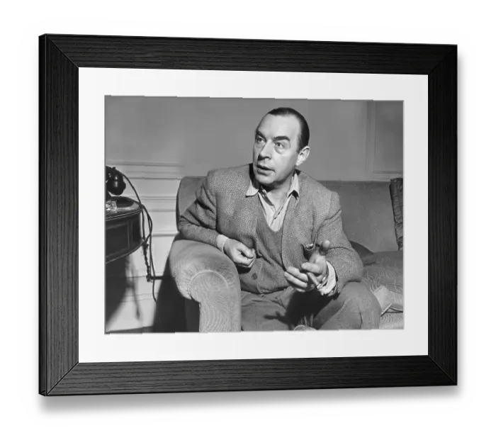 Framed Print : German Novelist Erich Maria Remarque Framed Print : German Novelist Erich Maria Remarque
