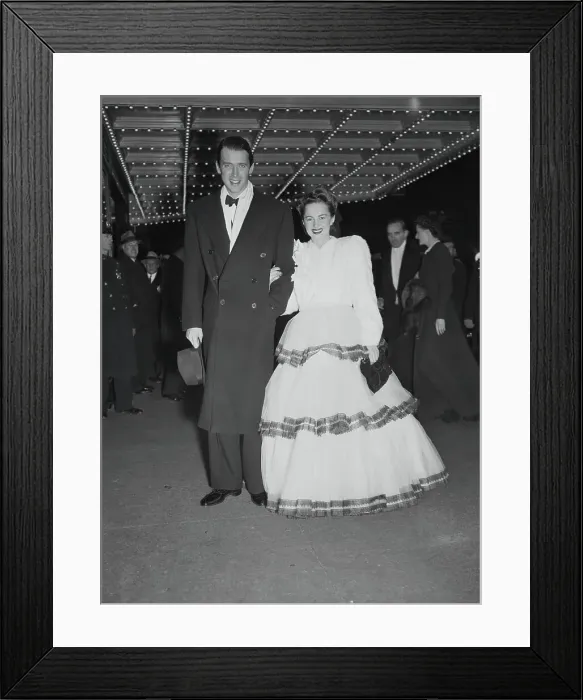 Framed Print : Olivia De Havilland and James Stewart Arriving for Theater Premiere Framed Print : Olivia De Havilland and James Stewart Arriving for Theater Premiere