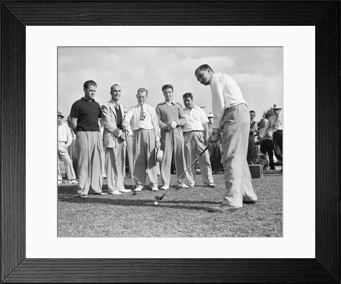 Framed Print : Harold McSpaden Demonstrating for Golfers
