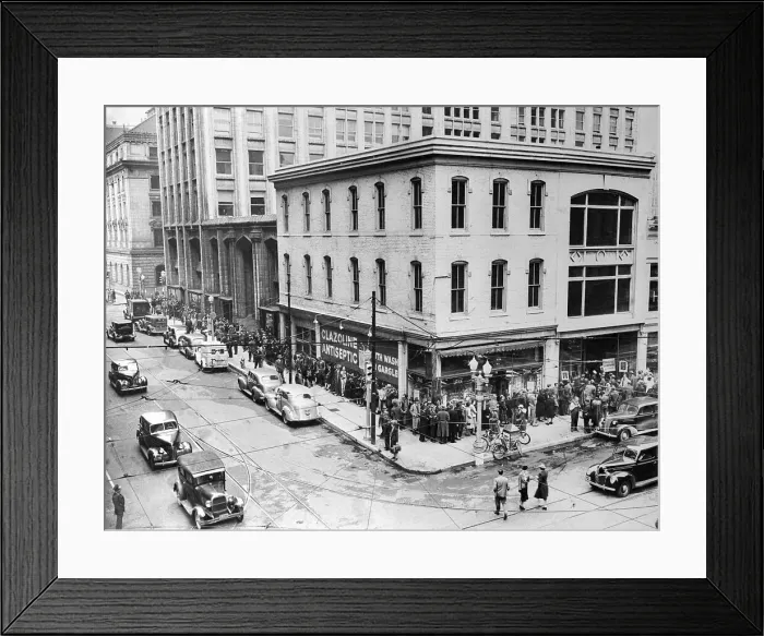 Framed Print : Line of Enthusiastic Theater Goers Awaiting Tickets Framed Print : Line of Enthusiastic Theater Goers Awaiting Tickets