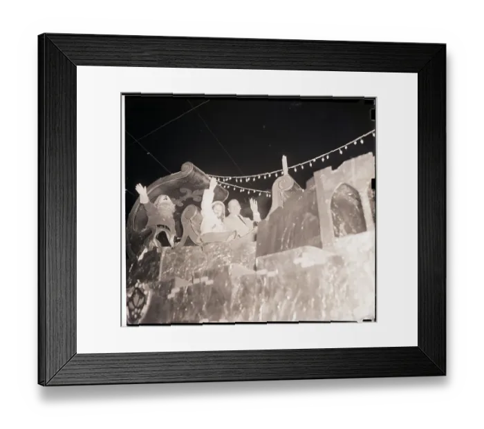 Framed Print : Carol Ann and Wallace Beery on Float Framed Print : Carol Ann and Wallace Beery on Float