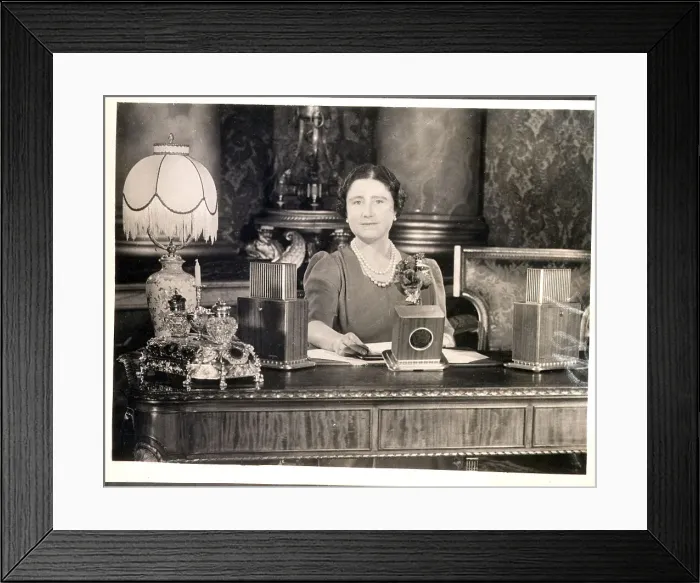 Framed Print : Queen Elizabeth Addresses Women Framed Print : Queen Elizabeth Addresses Women