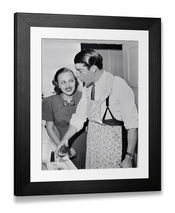 Framed Print : Joe DiMaggio with Fiancee Framed Print : Joe DiMaggio with Fiancee