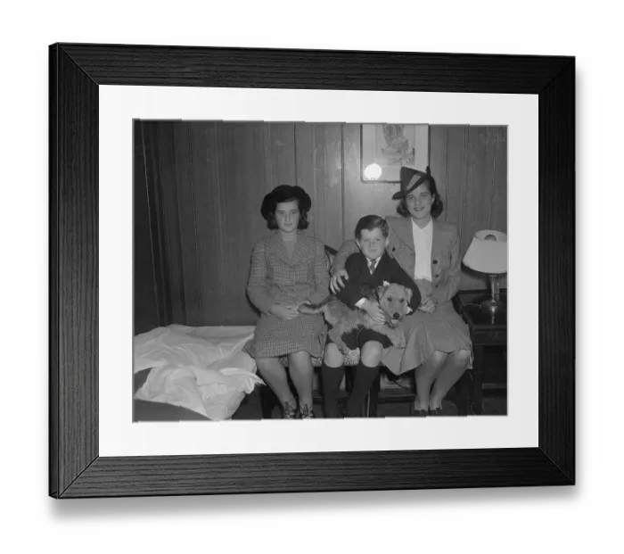 Framed Print : Kennedy Family Members Sitting Together with Their Dog Framed Print : Kennedy Family Members Sitting Together with Their Dog