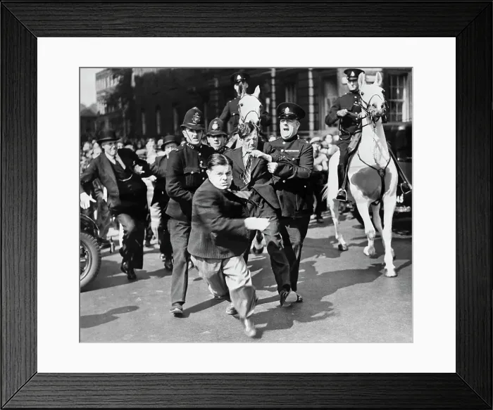 Framed Print : Lawrence Hislam Framed Print : Lawrence Hislam
