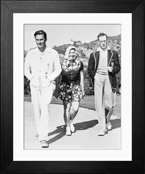 Framed Print : Errol Flynn with His Mother and Father Framed Print : Errol Flynn with His Mother and Father