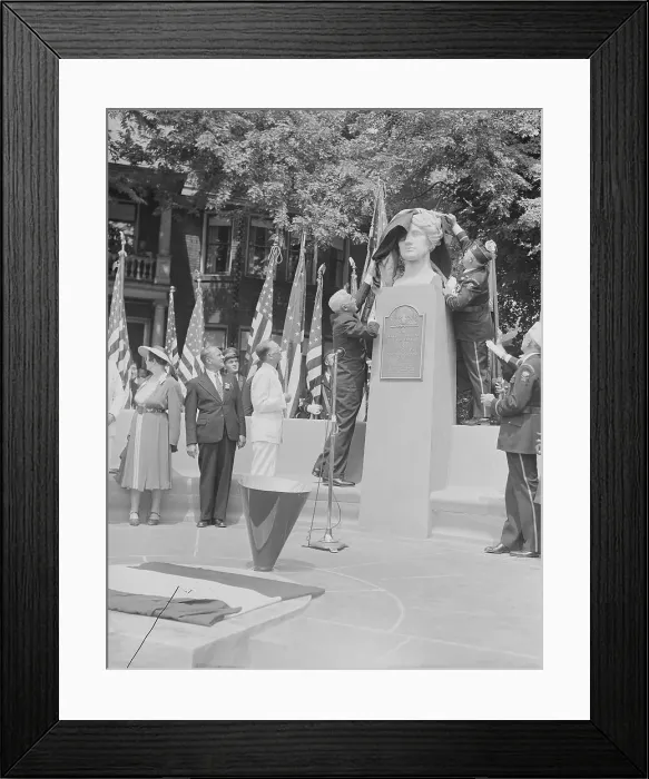 Framed Print : Unveiling of a Monument in Rockefeller Park