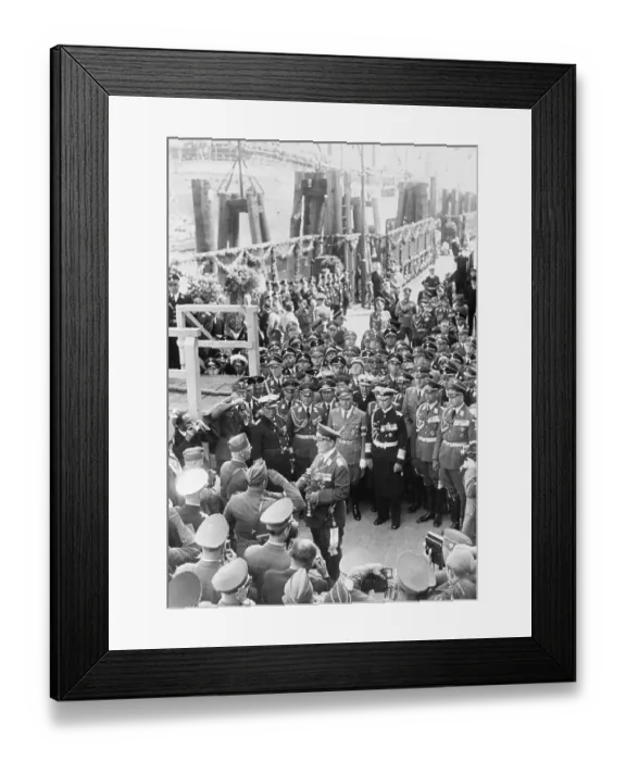 Framed Print : German Leaders Welcoming Troops Home Framed Print : German Leaders Welcoming Troops Home
