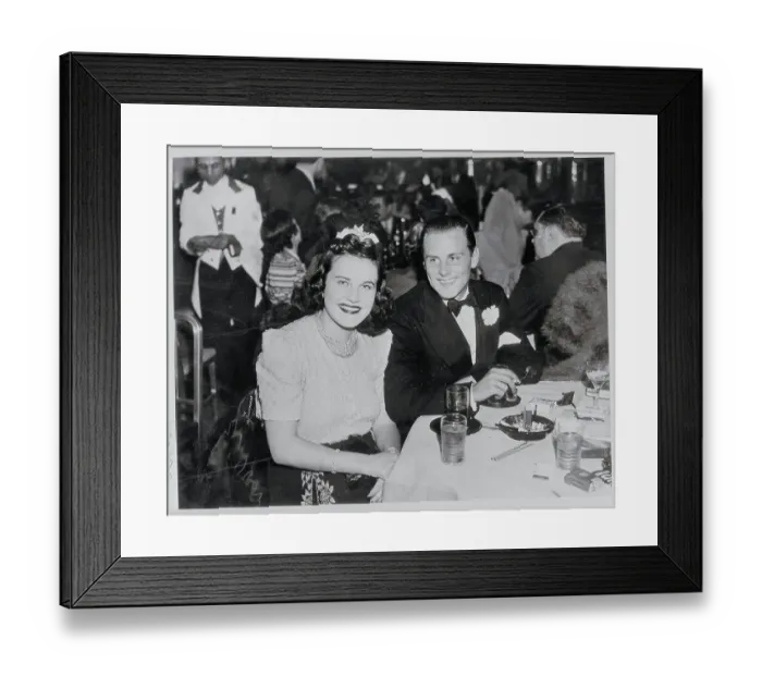 Framed Print : Socialites Dining Framed Print : Socialites Dining
