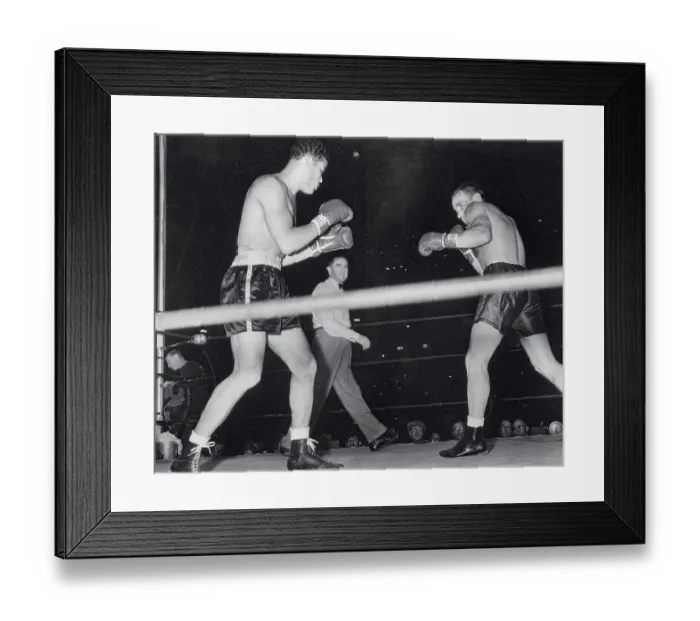 Framed Print : Joe Louis Boxing Against Jack Roper Framed Print : Joe Louis Boxing Against Jack Roper