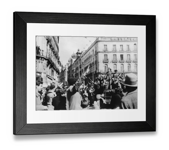 Framed Print : Madrid Citizens Greeting General Franco's Forces Framed Print : Madrid Citizens Greeting General Franco's Forces