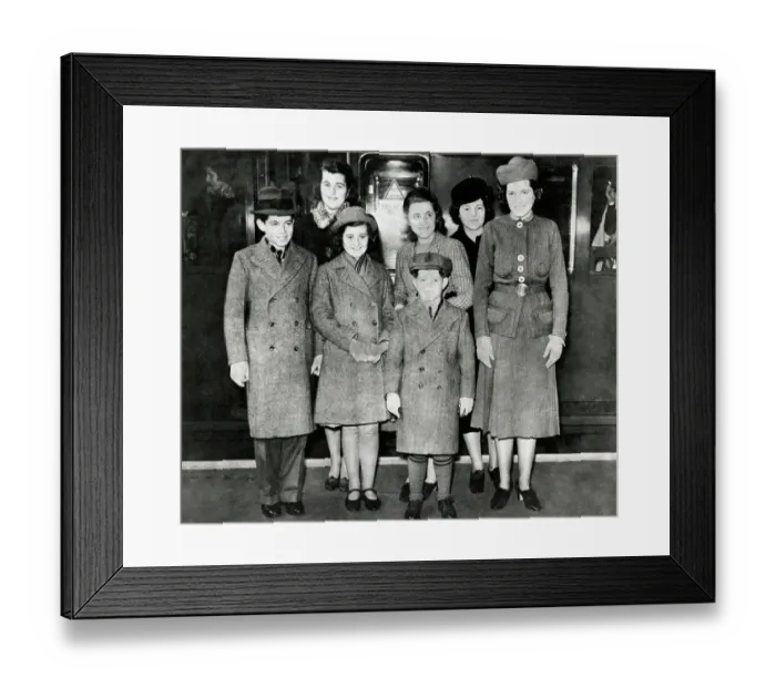 Framed Print : Kennedy Children and Mother at Victoria Station