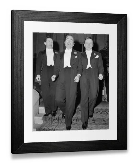 Framed Print : Frank Mchugh, Pat O'Brien and James Cagney Framed Print : Frank Mchugh, Pat O'Brien and James Cagney