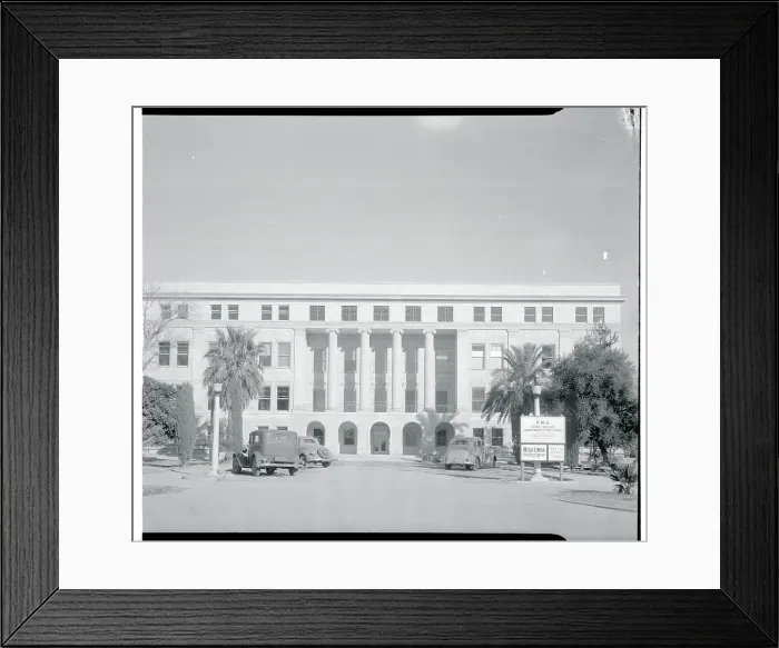 Framed Print : Exterior and Lawn at Arizona State Capitol Framed Print : Exterior and Lawn at Arizona State Capitol