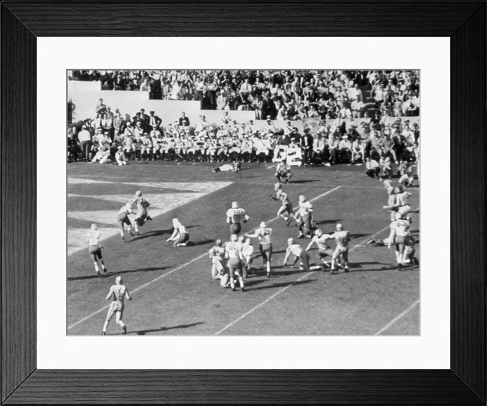 Framed Print : Foxx makes first touchdown for Volunteers Framed Print : Foxx makes first touchdown for Volunteers