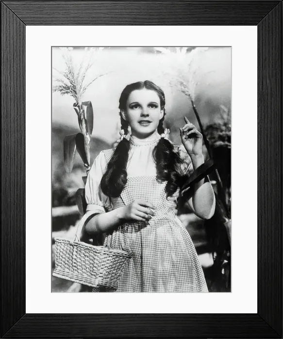 Framed Print : Judy Garland in The Wizard of Oz Framed Print : Judy Garland in The Wizard of Oz
