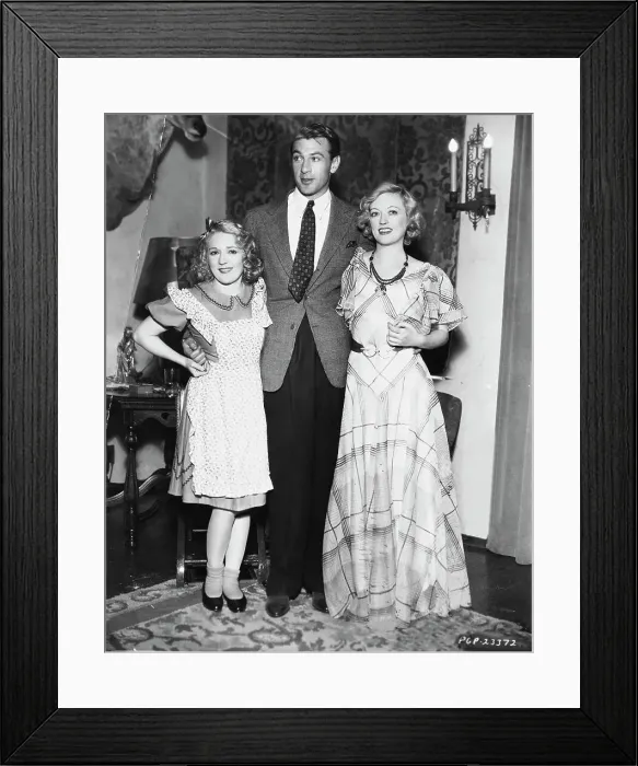 Framed Print : Gary Cooper With Mary Pickford and Marion Davies Framed Print : Gary Cooper With Mary Pickford and Marion Davies