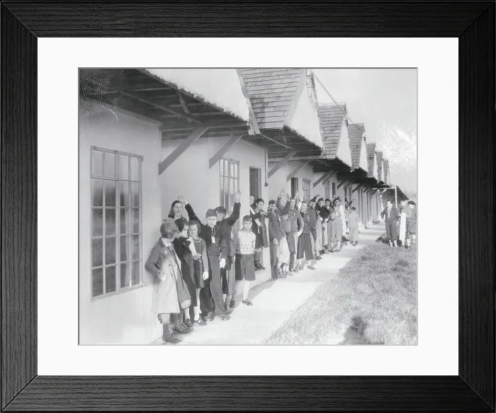 Framed Print : Jewish Refugee Children in 1938 Framed Print : Jewish Refugee Children in 1938