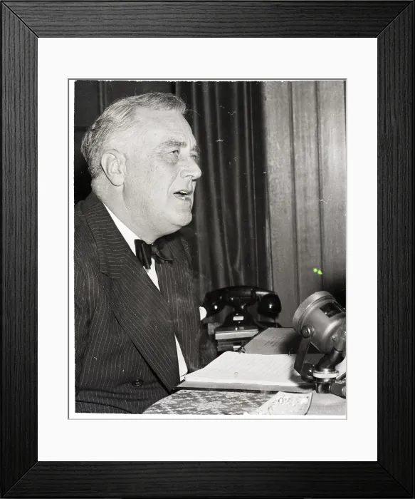 Framed Print : Franklin Roosevelt Broadcasting Framed Print : Franklin Roosevelt Broadcasting