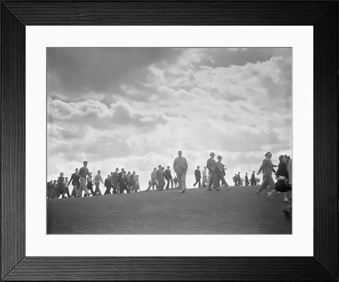 Framed Print : Crowd Following Golf Finalist on Fairway Framed Print : Crowd Following Golf Finalist on Fairway