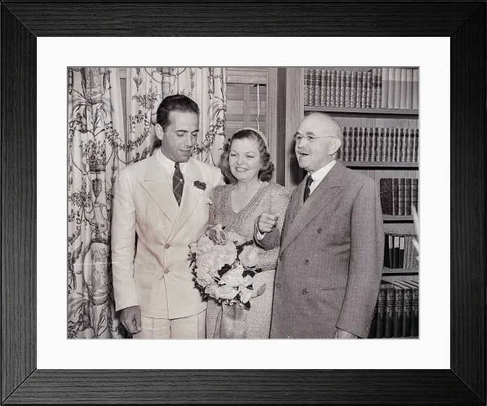 Framed Print : Humphrey Bogart and Mayo Methot on Wedding Day Framed Print : Humphrey Bogart and Mayo Methot on Wedding Day