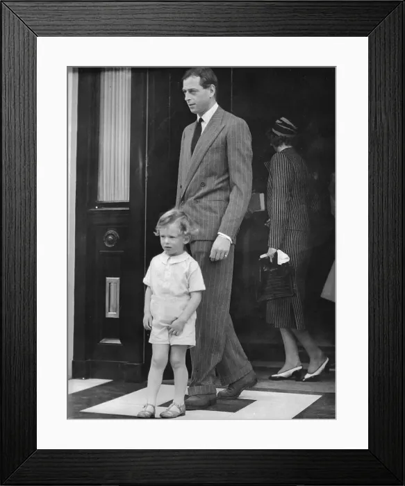 Framed Print : Prince Edward as Young Boy with His Parents Framed Print : Prince Edward as Young Boy with His Parents