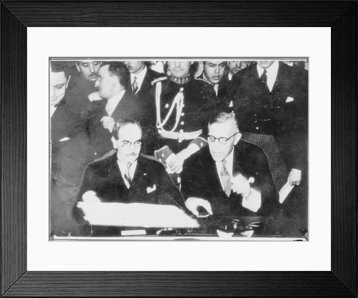 Framed Print : Signing of Bolivia-Paraguay Treaty Framed Print : Signing of Bolivia-Paraguay Treaty