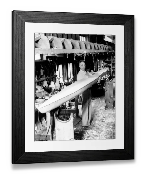 Framed Print : He Shells Out Framed Print : He Shells Out