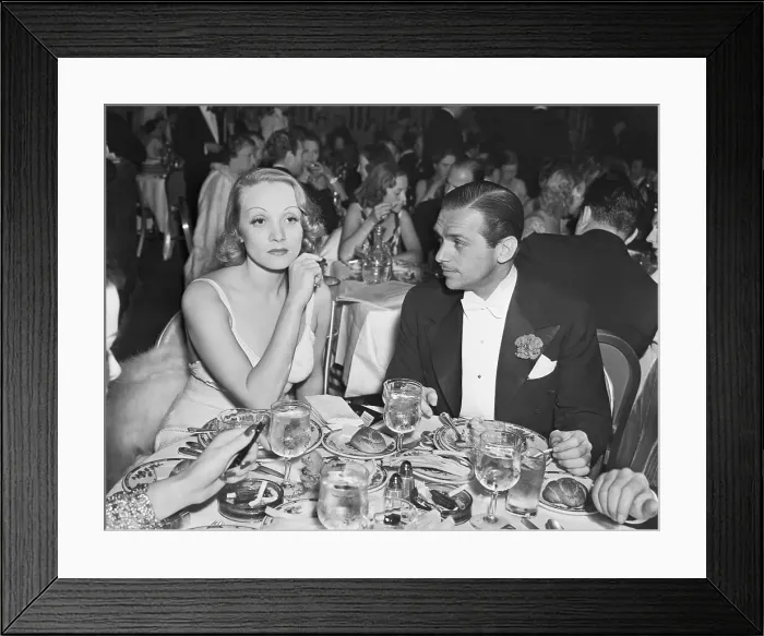 Framed Print : Marlene Dietrich at Table with Douglas Fairbanks Framed Print : Marlene Dietrich at Table with Douglas Fairbanks
