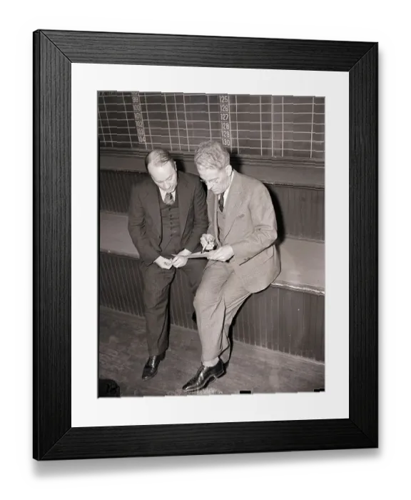 Framed Print : Mercantile Exchange Traders Talking Framed Print : Mercantile Exchange Traders Talking