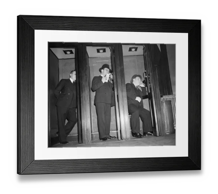 Framed Print : Mercantile Exchange Traders on Telephone Framed Print : Mercantile Exchange Traders on Telephone