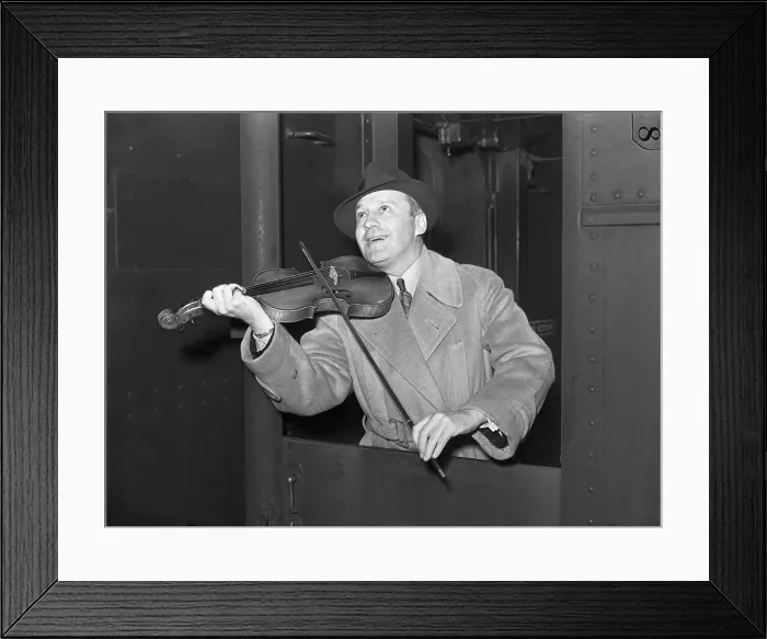 Framed Print : Radio Comedian Jack Benny Playing Violin Framed Print : Radio Comedian Jack Benny Playing Violin