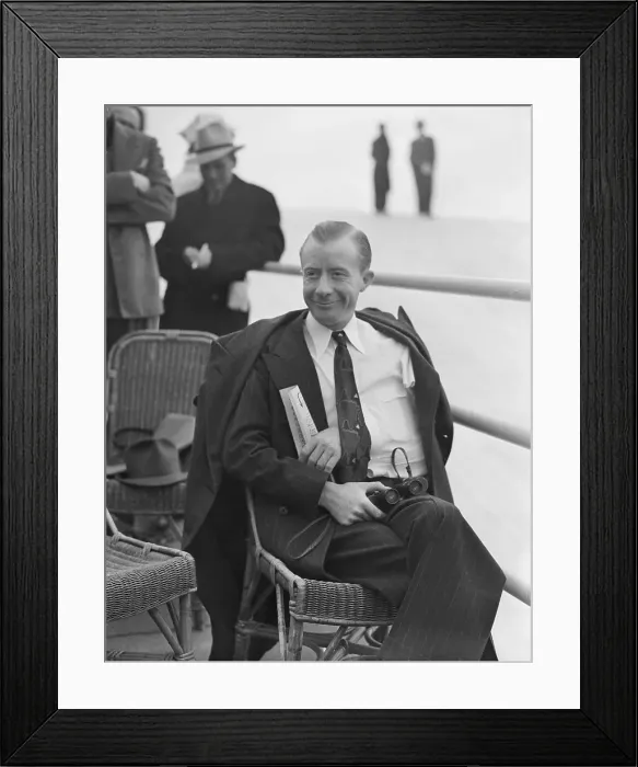 Framed Print : Injured Red Pollard Watching Race Framed Print : Injured Red Pollard Watching Race