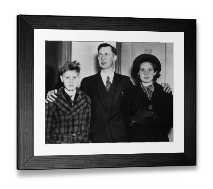 Framed Print : Jehovah's Witnesses Challenging Flag Salute Framed Print : Jehovah's Witnesses Challenging Flag Salute