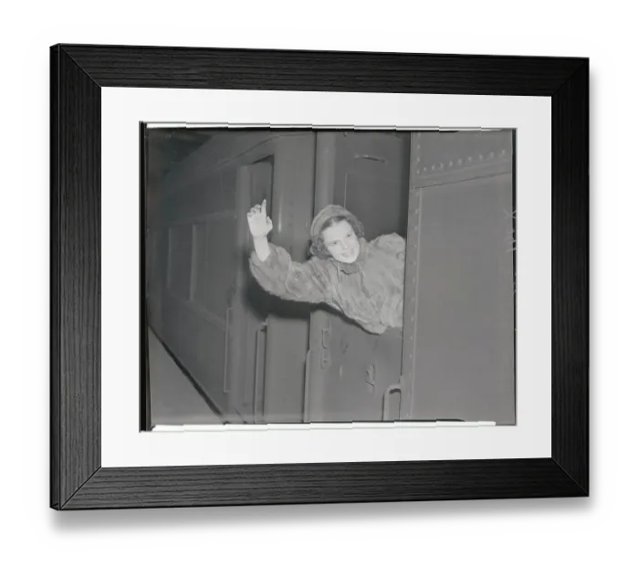 Framed Print : Judy Garland Waving from Train Framed Print : Judy Garland Waving from Train