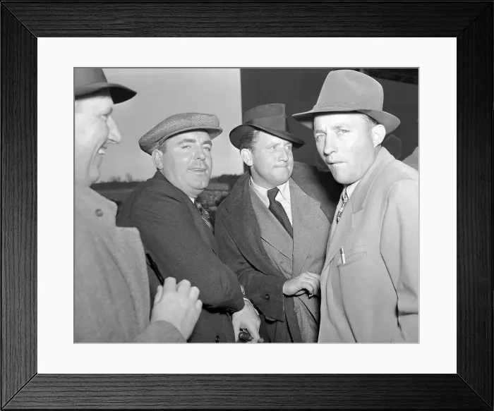 Framed Print : Tracy, Crosby, and O'Brien Discussing Horses Framed Print : Tracy, Crosby, and O'Brien Discussing Horses