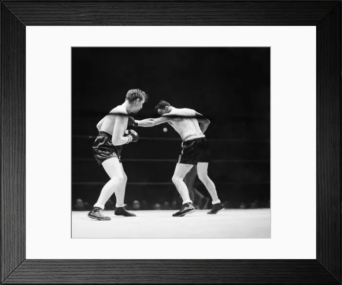 Framed Print : Jim Braddock Boxing Against Tommy Farr Framed Print : Jim Braddock Boxing Against Tommy Farr