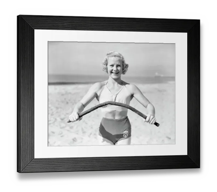 Framed Print : Bodybuilder Relna Brewer Bending a Pole Framed Print : Bodybuilder Relna Brewer Bending a Pole