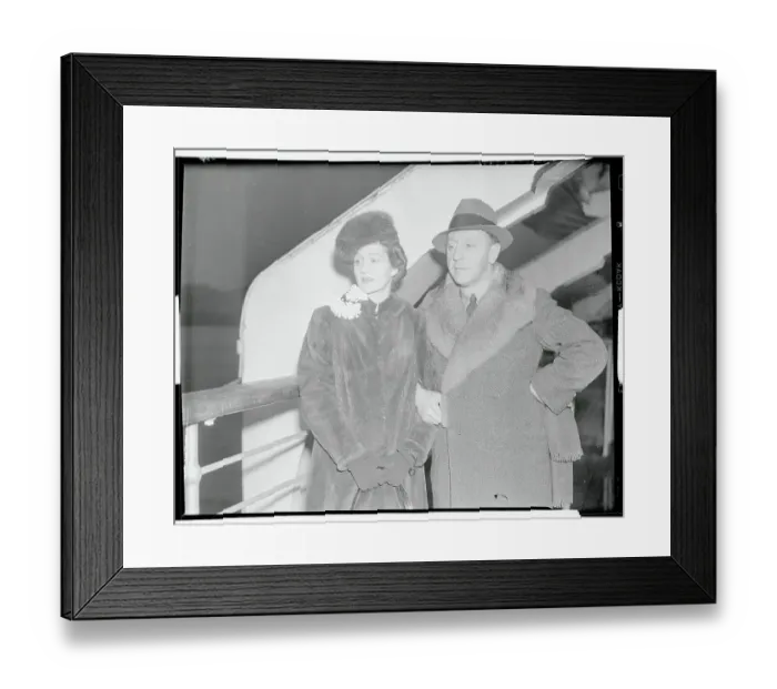 Framed Print : Arthur Rubenstein And Wife On Boat Framed Print : Arthur Rubenstein And Wife On Boat